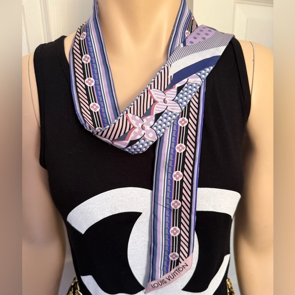 LOUIS VUITTON Silk Pop Monogram BB Bandeau Scarf - Picture 5 of 17
